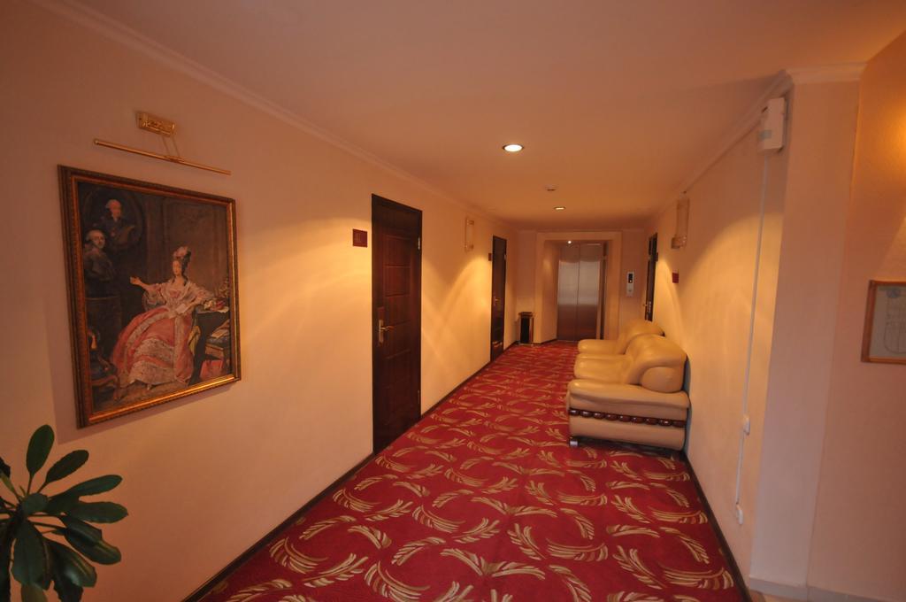 Golden Palace Hotell Aktau Exteriör bild